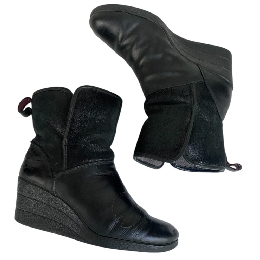 UGG Renatta Black Leather Wedge Ankle Boots Shearling Lined Size 7 - Picture 2 of 7